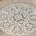 The Gray Barn Dullahan Road Table d'appoint ronde avec rangement en bois naturel et blanc vieilli