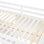 Lit mezzanine en bois avec étagères et bureau