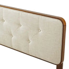 Tête de lit Glendale traditionnelle en tissu beige touffetée à boutons, taille grand lit, en bois de noyer